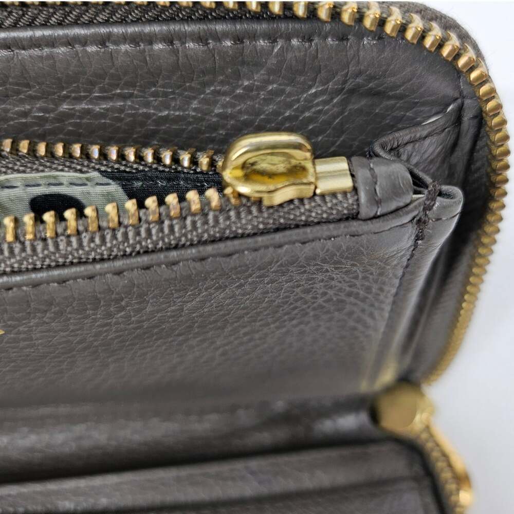 MARC BY MARC JACOBS ZIPPER BI-FOLD DARK BROWN 4" x 8" WALLET – 100% COW LEATHER - Picture 11 of 16